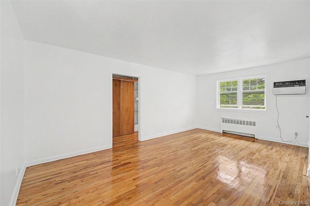 226-29 Kingsbury Avenue B, Bayside, NY 11364