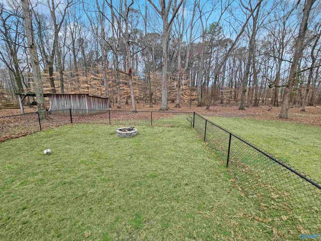 573 W Limestone Road, Hazel Green, AL 35750