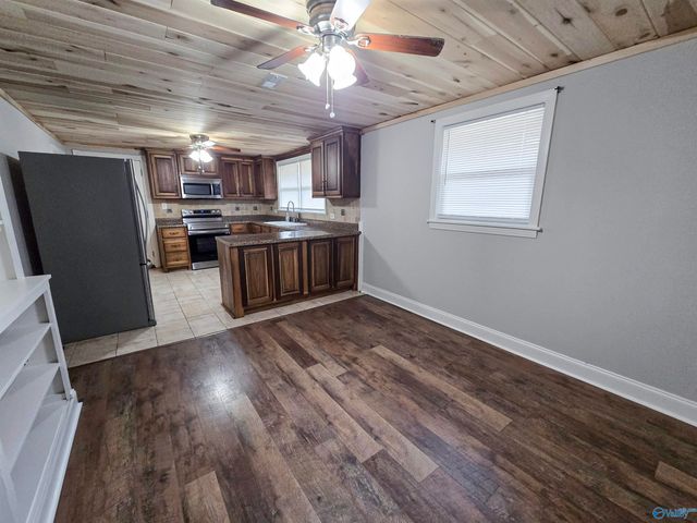 573 W Limestone Road, Hazel Green, AL 35750