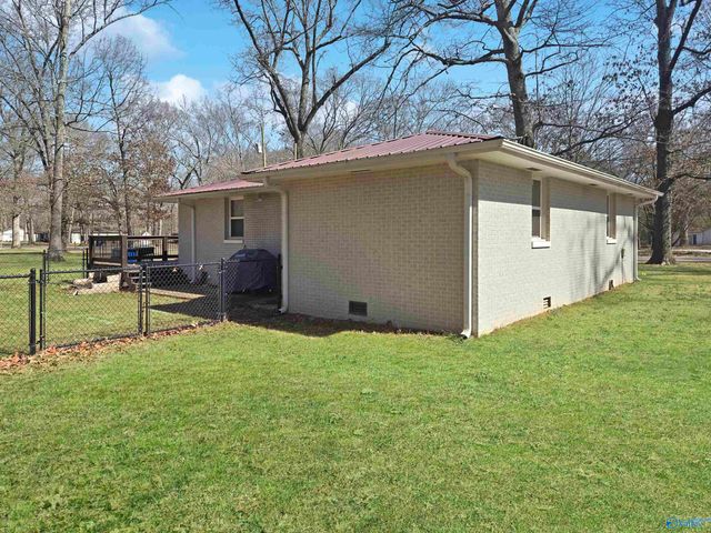 573 W Limestone Road, Hazel Green, AL 35750