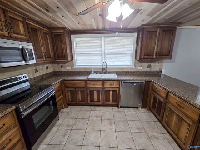 573 W Limestone Road, Hazel Green, AL 35750