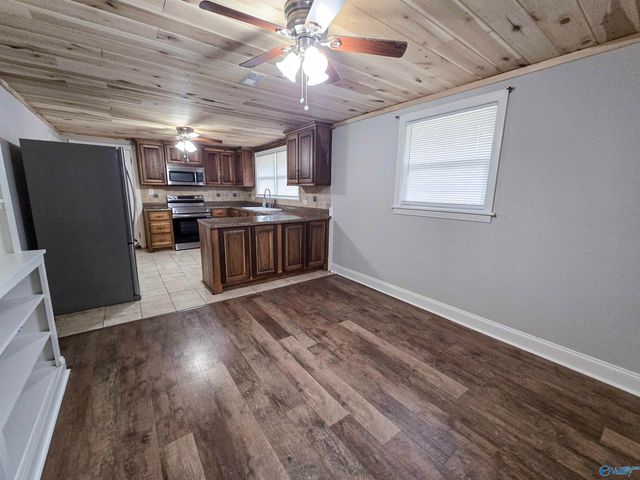 573 W Limestone Road, Hazel Green, AL 35750