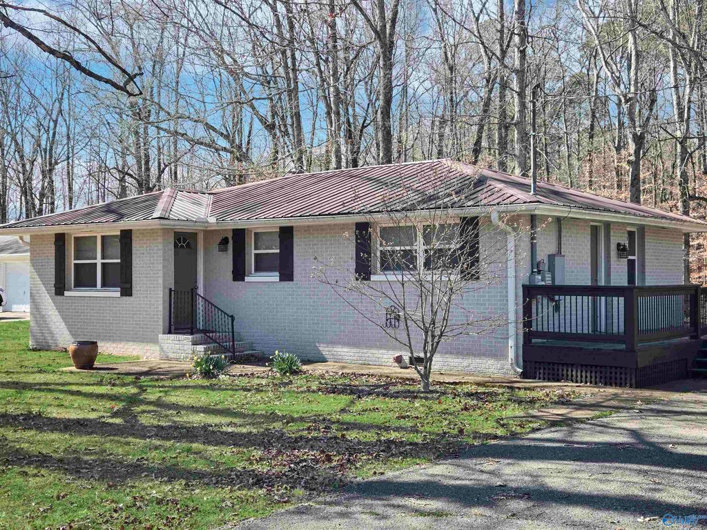 573 W Limestone Road, Hazel Green, AL 35750