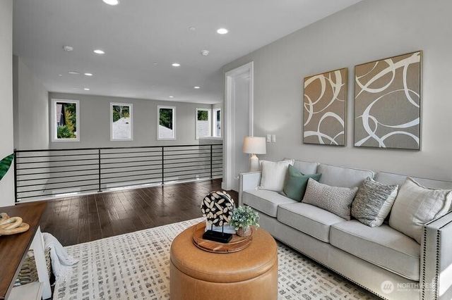 17448 NE 122nd Street, Redmond, WA 98052