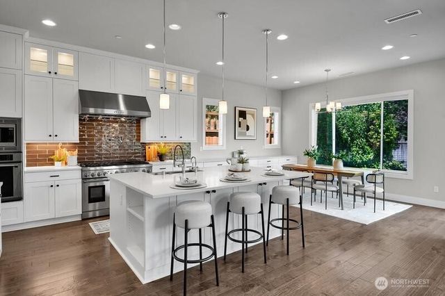 17448 NE 122nd Street, Redmond, WA 98052