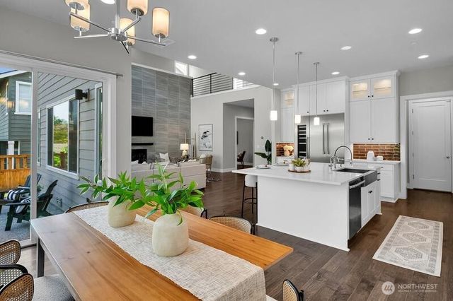 17448 NE 122nd Street, Redmond, WA 98052