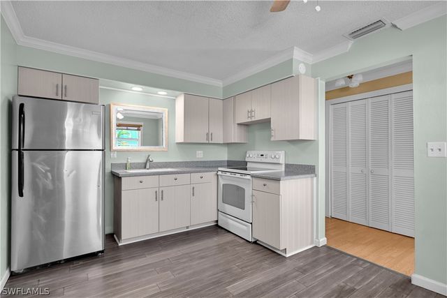 6777 Winkler RD 268, Fort Myers, FL 33919