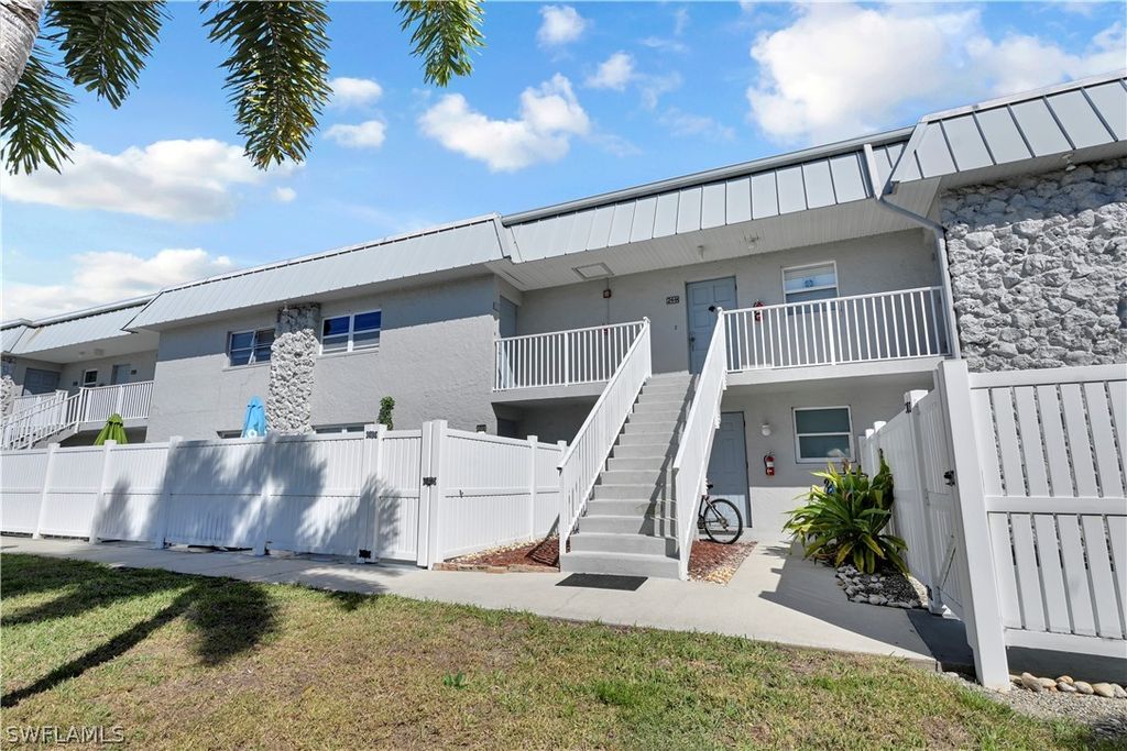 6777 Winkler RD 268, Fort Myers, FL 33919