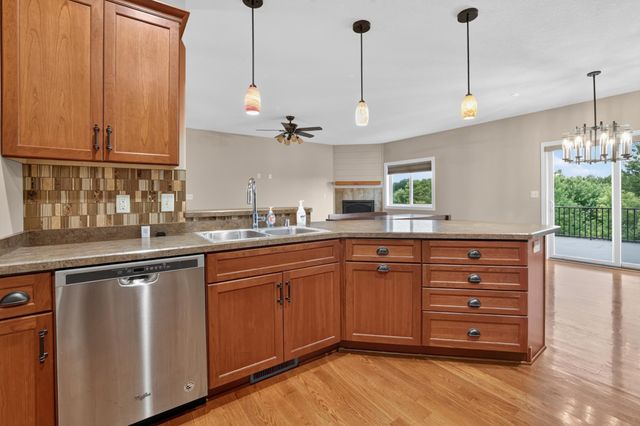 3407 Lakeridge Place NW, Rochester, MN 55901