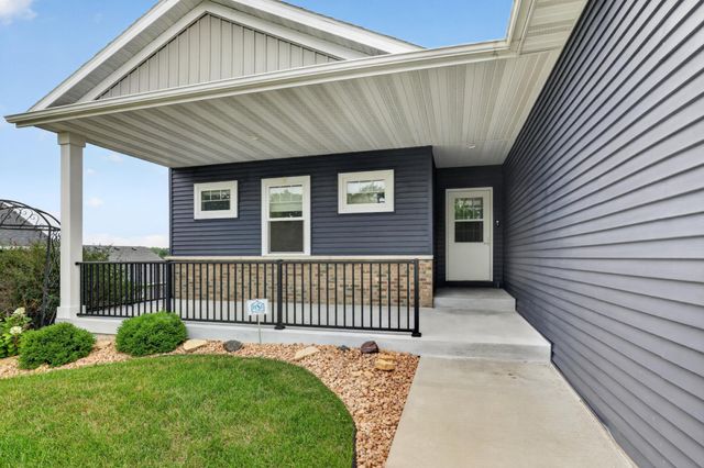 3407 Lakeridge Place NW, Rochester, MN 55901