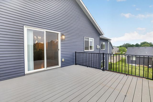 3407 Lakeridge Place NW, Rochester, MN 55901