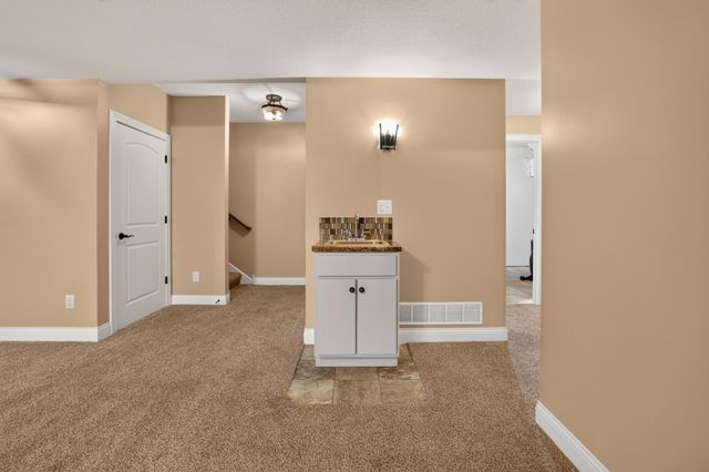 3407 Lakeridge Place NW, Rochester, MN 55901