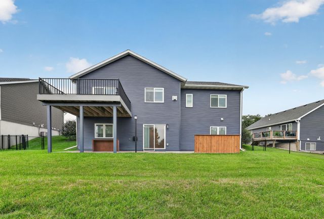 3407 Lakeridge Place NW, Rochester, MN 55901