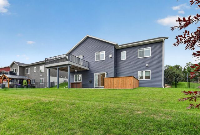 3407 Lakeridge Place NW, Rochester, MN 55901