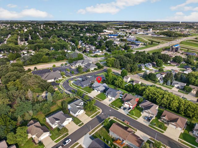 3407 Lakeridge Place NW, Rochester, MN 55901