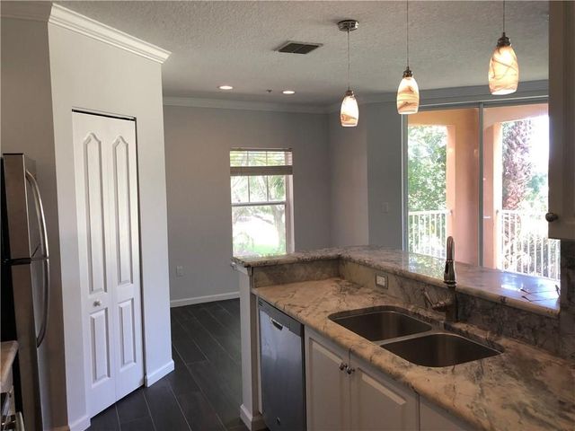 5035 Fairways Circle C202, Vero Beach, FL 32967