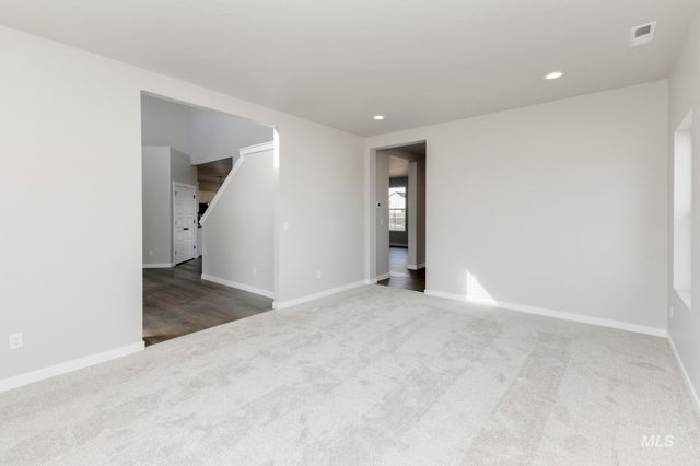 1090 W Cub River Dr, Meridian, ID 83642