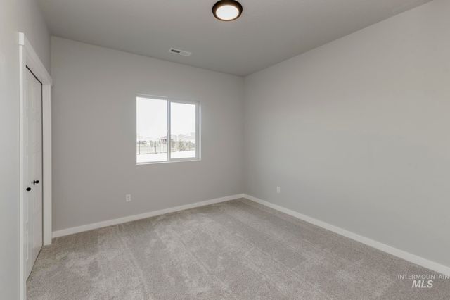 1090 W Cub River Dr, Meridian, ID 83642