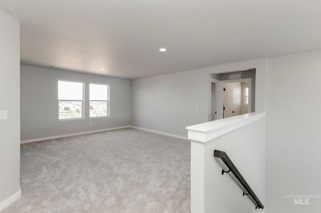 1090 W Cub River Dr, Meridian, ID 83642