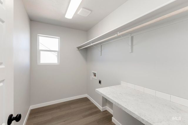 1090 W Cub River Dr, Meridian, ID 83642