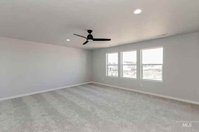 1090 W Cub River Dr, Meridian, ID 83642