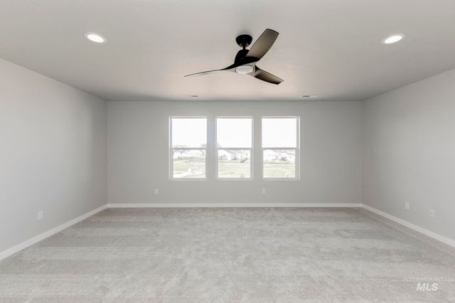 1090 W Cub River Dr, Meridian, ID 83642