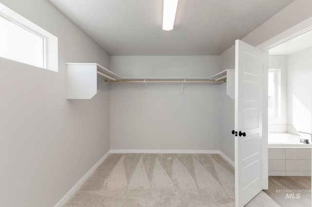 1090 W Cub River Dr, Meridian, ID 83642