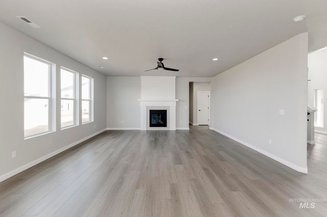 1090 W Cub River Dr, Meridian, ID 83642