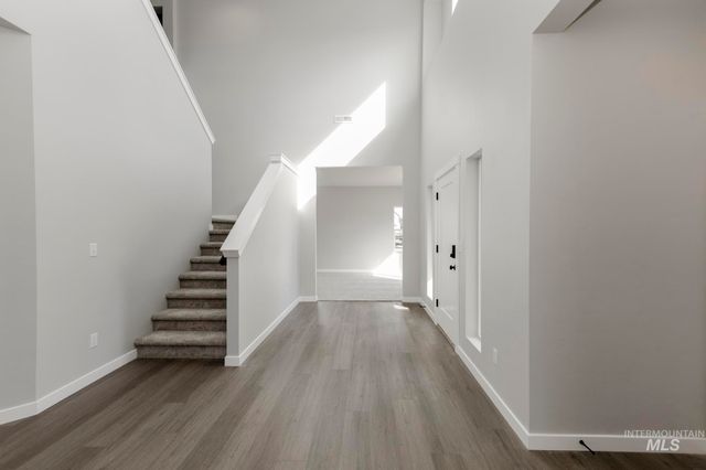 1090 W Cub River Dr, Meridian, ID 83642