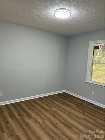 103 Sunset Lane, Bessemer City, NC 28016