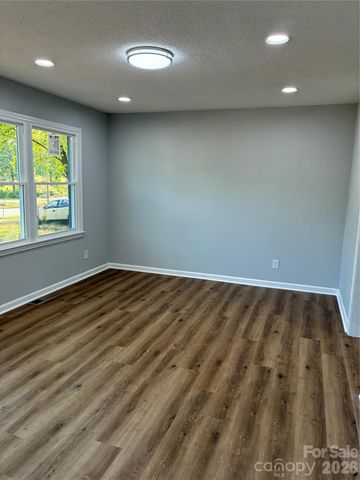 103 Sunset Lane, Bessemer City, NC 28016