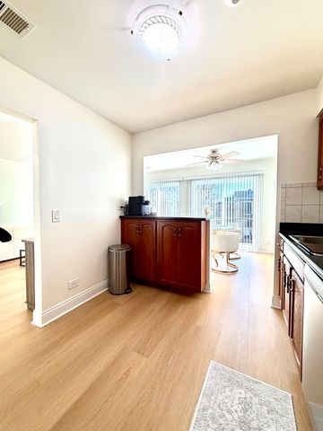 1212 Williamsport Drive 4, Westmont, IL 60559