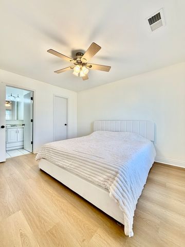 1212 Williamsport Drive 4, Westmont, IL 60559