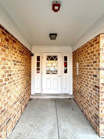 1212 Williamsport Drive 4, Westmont, IL 60559