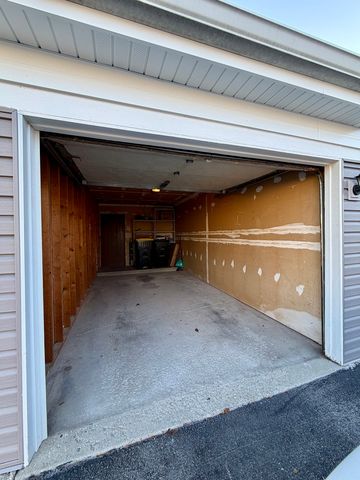 1212 Williamsport Drive 4, Westmont, IL 60559