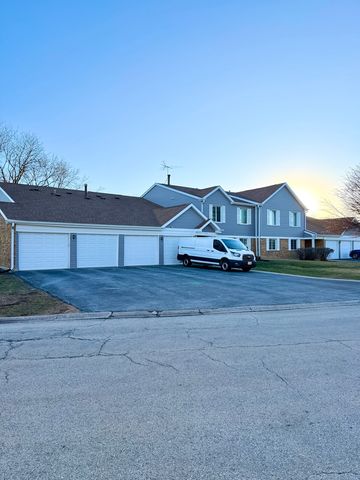 1212 Williamsport Drive 4, Westmont, IL 60559