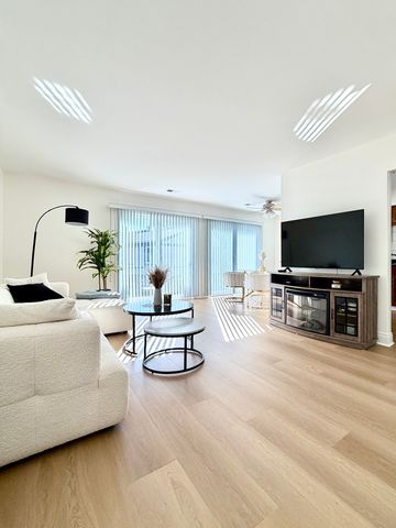 1212 Williamsport Drive 4, Westmont, IL 60559