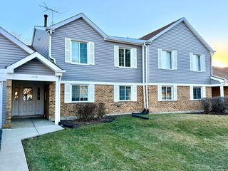 1212 Williamsport Drive 4, Westmont, IL 60559