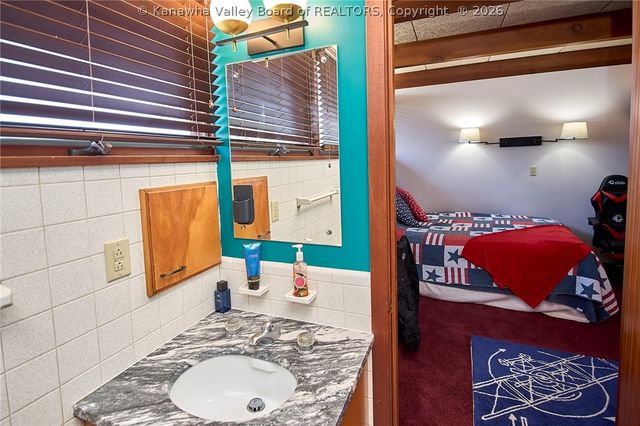 2315 Woodland Avenue Sw, South Charleston, WV 25303