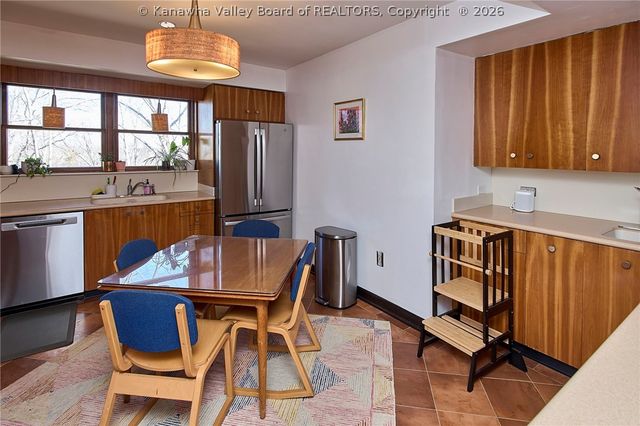 2315 Woodland Avenue Sw, South Charleston, WV 25303
