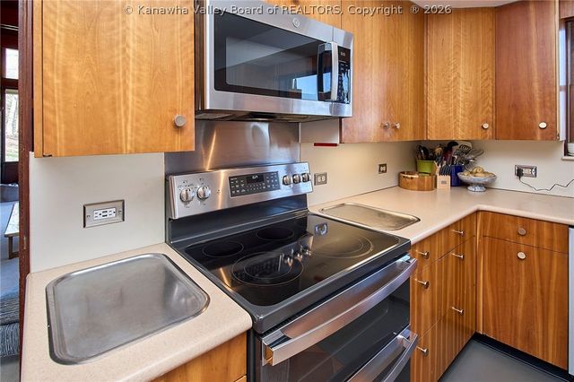 2315 Woodland Avenue Sw, South Charleston, WV 25303