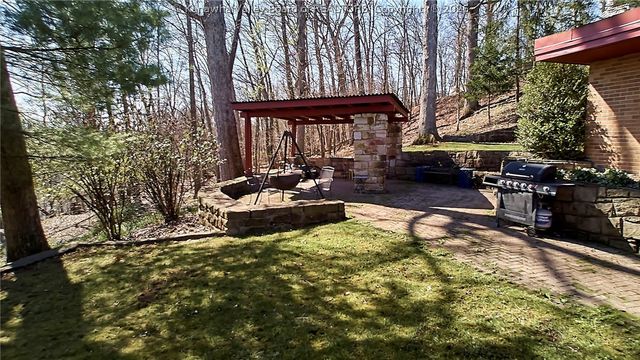 2315 Woodland Avenue Sw, South Charleston, WV 25303