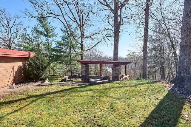 2315 Woodland Avenue Sw, South Charleston, WV 25303