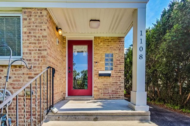 1108 W Northwest Highway, Arlington Heights, IL 60004