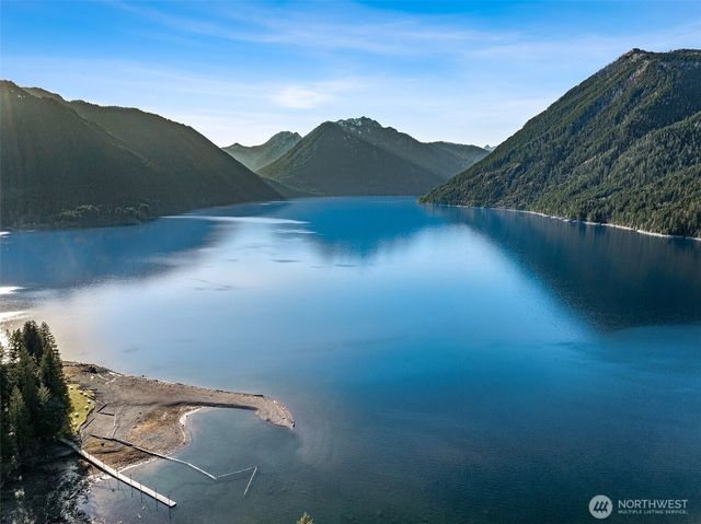 30 N Discovery Place, Hoodsport, WA 98548