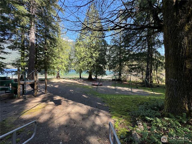 30 N Discovery Place, Hoodsport, WA 98548