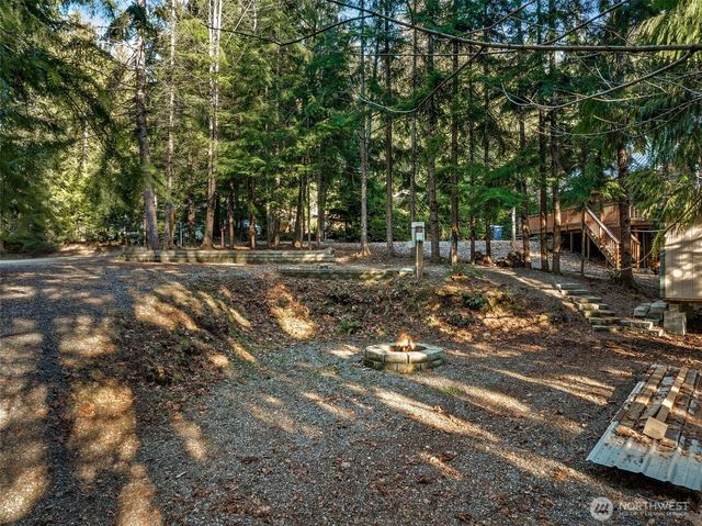 30 N Discovery Place, Hoodsport, WA 98548