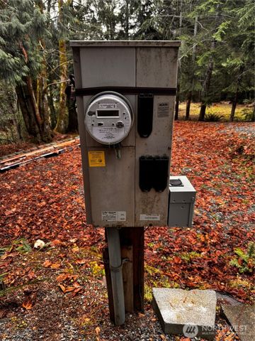 30 N Discovery Place, Hoodsport, WA 98548