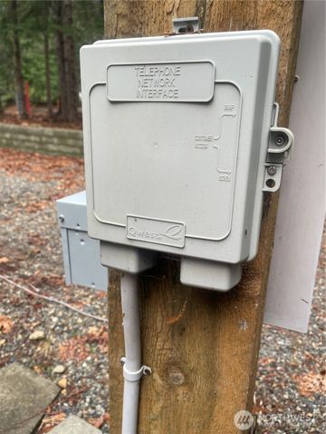 30 N Discovery Place, Hoodsport, WA 98548