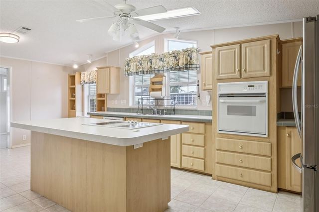 5274 ISLAND VIEW CIRCLE N, Polk City, FL 33868
